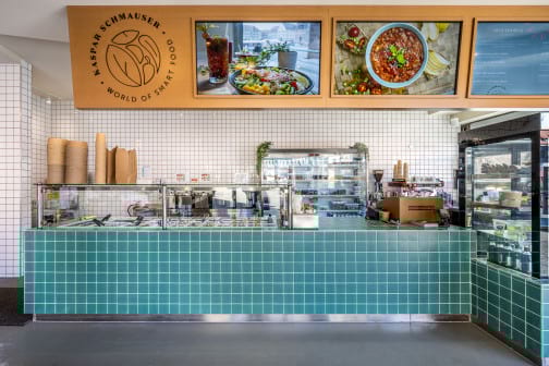 komprimiert kaspar schmauser theke bowls vegan bildschirme interieur franchise restaurant