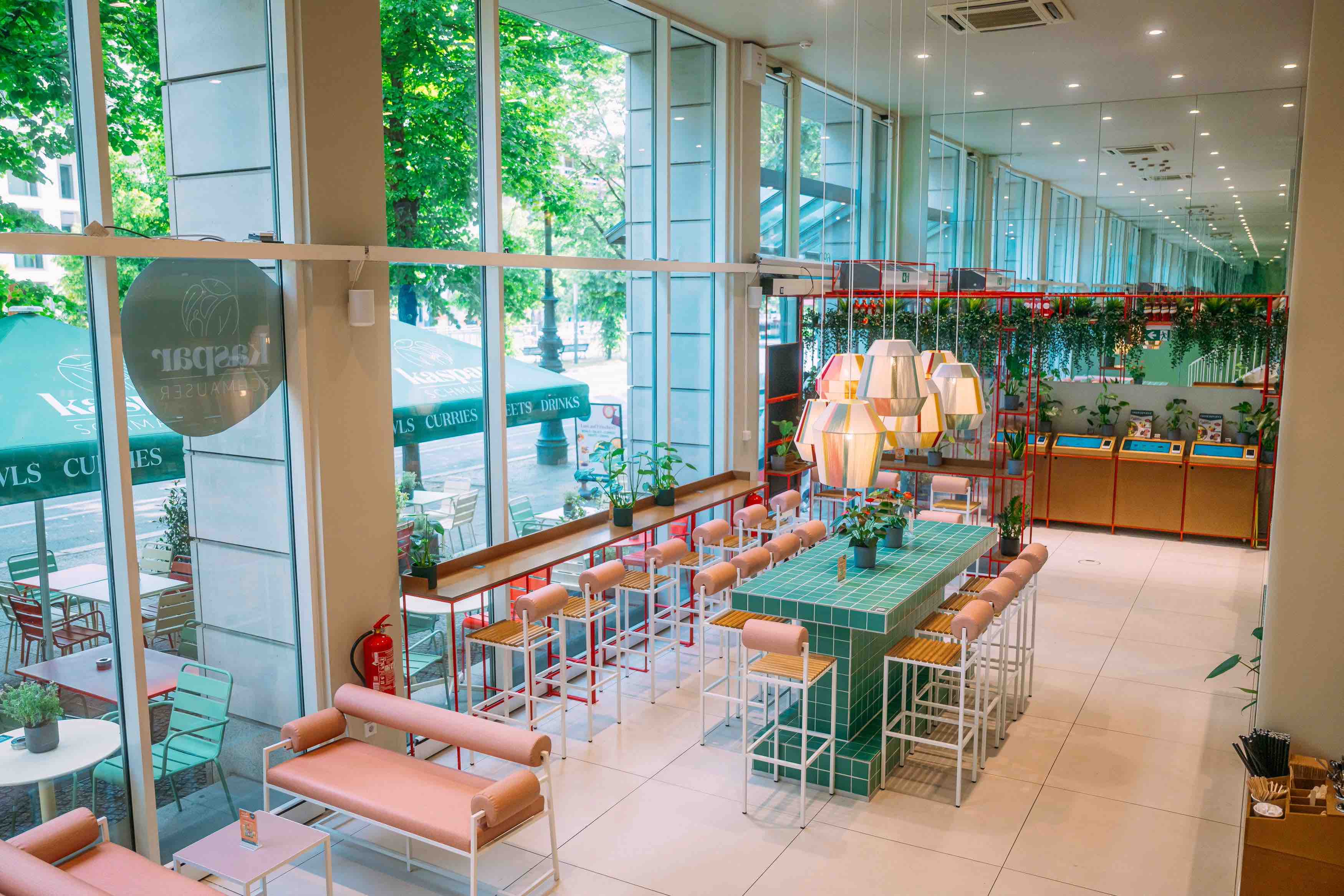 berlin unter den linden brandneburger tor interieur gastraum kaspar schmauser innenraum 2